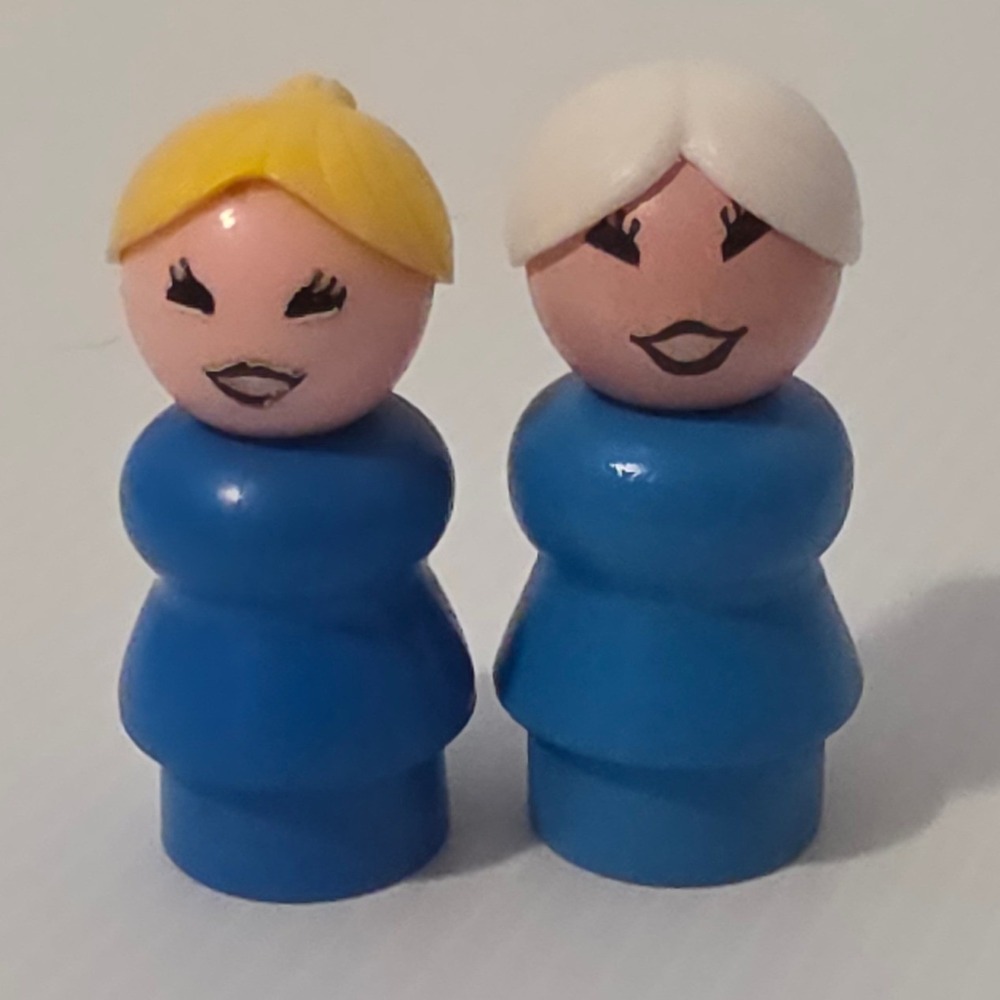 Fisher-Price Little People Figures OS Blue Fair Vintage Peg Figures Mom Grandma